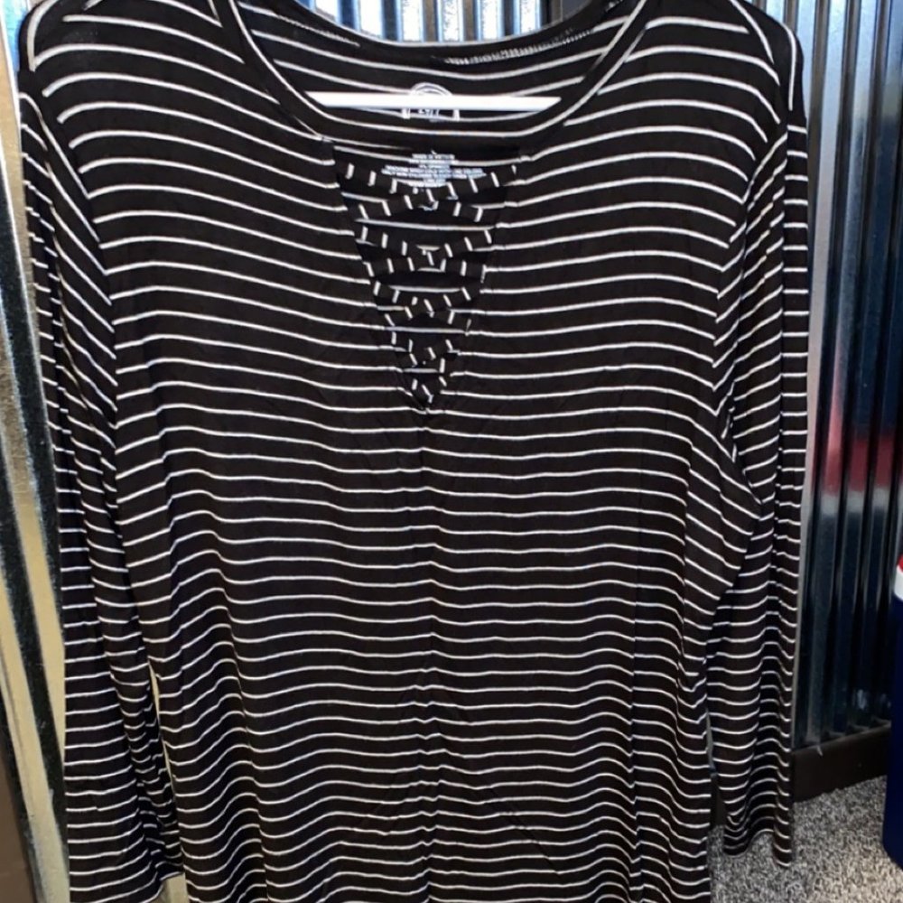 V-neck striped dress